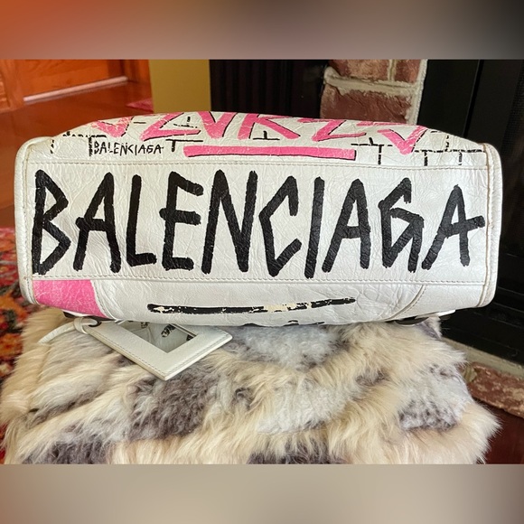 Balenciaga white agneau distressed lambskin graffiti classic handbag - Picture 2 of 5